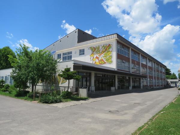 旭川市立大有小学校：306m