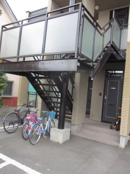 Maison Shizuka（101） エントランス