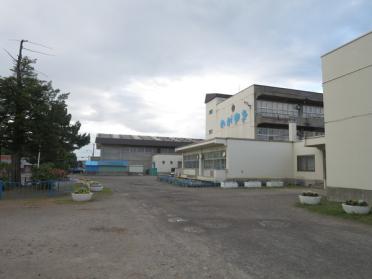 旭川市立旭川小学校：1295m