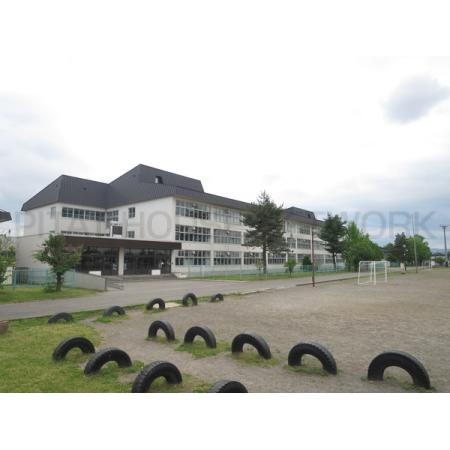 旭川市立永山南小学校：987m