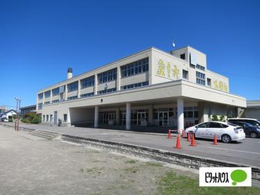 旭川市立向陵小学校：735m