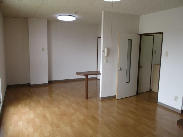 イーグル３１１（603） 室内