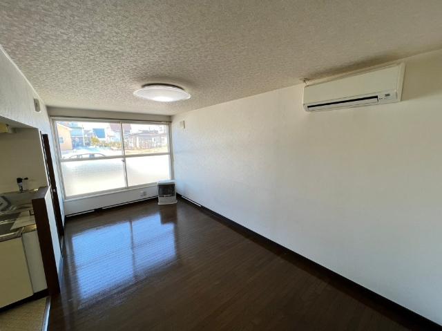 エスレイア若草町（101） リビング