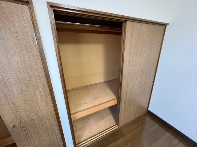 エスレイア若草町（101） 収納