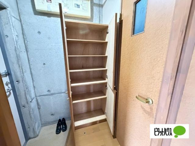 レジデンスマンワVI（102） 収納