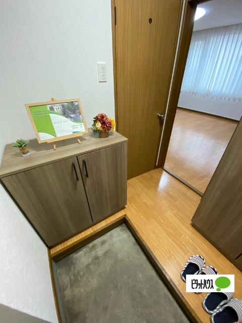 ユリクレス（101） 玄関