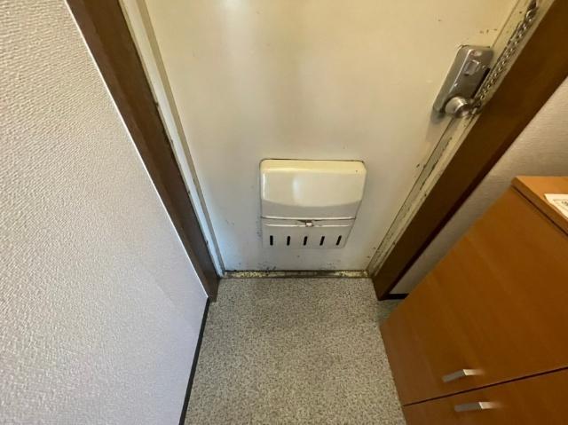 リベラル（103） 玄関