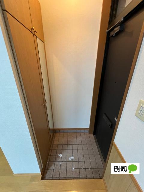 リバーストーン（102） 玄関