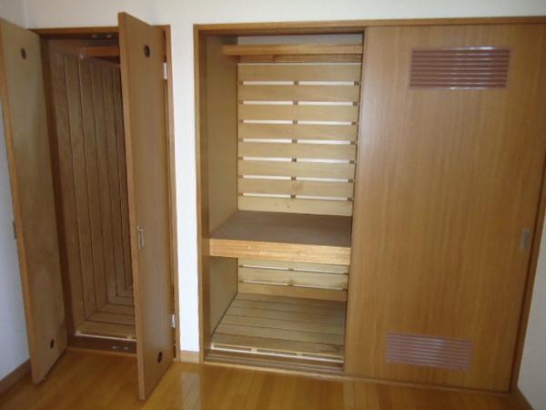 フリーデンハイツA（101） 収納