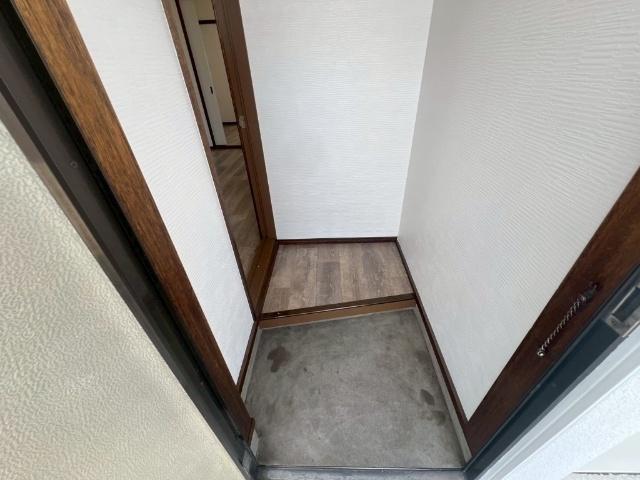 ヤングリーブス（E） 玄関
