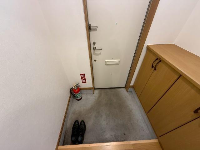 ハイツアピオ（B） 玄関