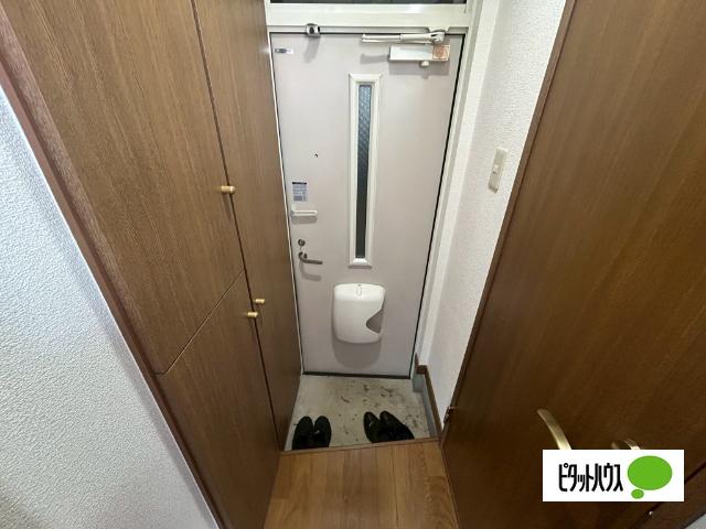 オークランドⅡ（102） 玄関