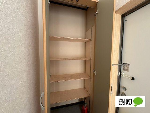 ヴィフレア（103） 収納