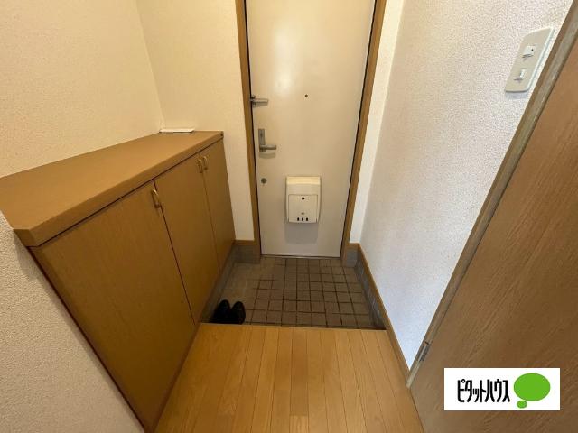 アルファシェトワ（103） 玄関