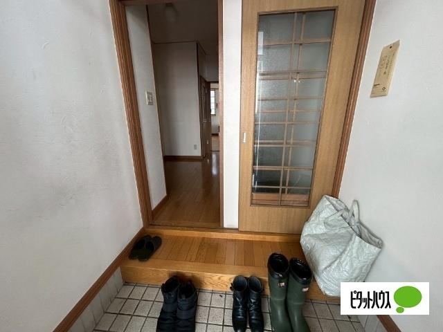 西19条南36（1棟2戸）（WEST） 玄関