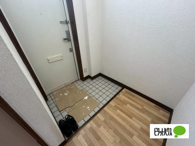 イエローハウス（101） 玄関