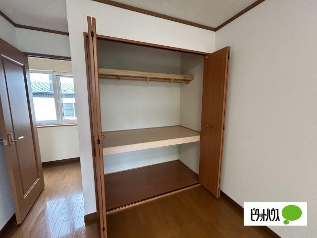 東4条南19丁目貸家（1） 収納