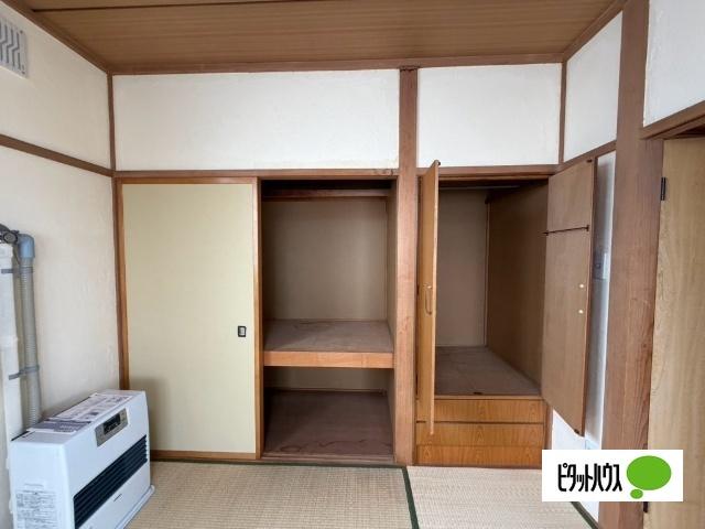 末広2-8貸家（1） 収納