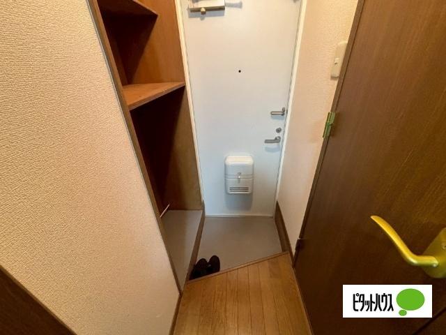 フローラ（101） 玄関
