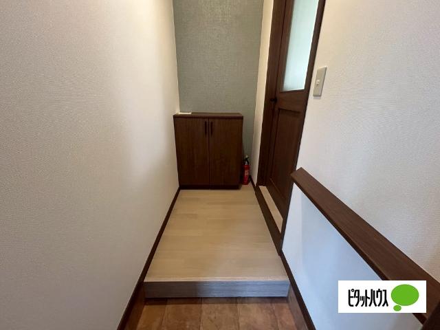 アイーレⅡ（1-B） 玄関