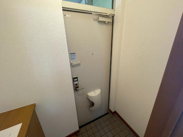 ラ・ポレール陸B 玄関