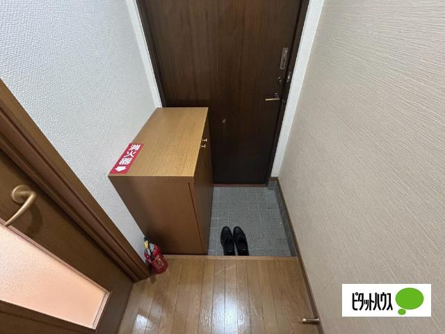 ヴィラフローレンス（203） 玄関