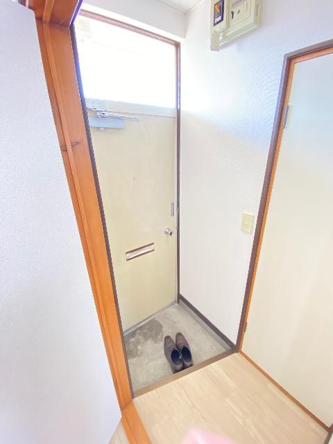 旭町１１３ハイツＡ 玄関