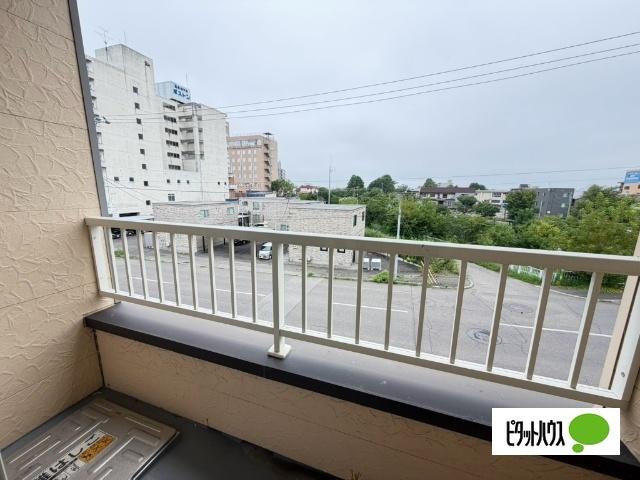 カラリア西1条通り（302） バルコニー