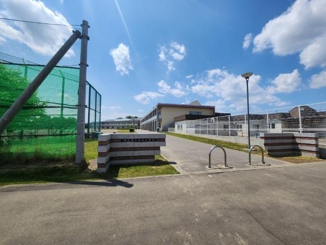 帯広市立豊成小学校：796m