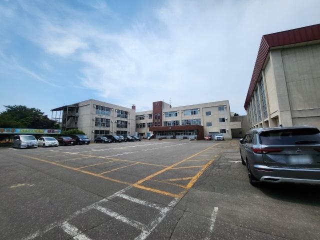 帯広市立啓北小学校：478m
