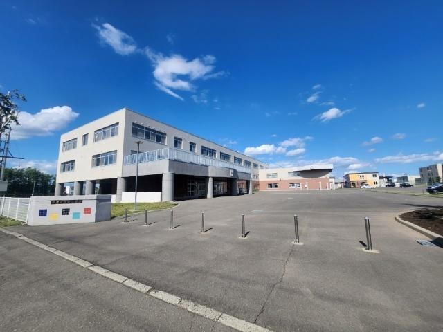 帯広市立栄小学校：362m