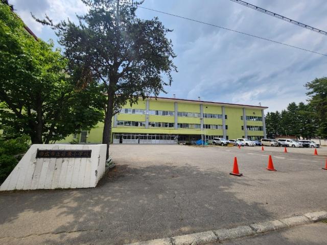 帯広市立若葉小学校：1517m