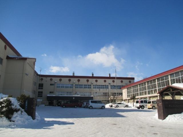帯広市立南町中学校：1215m