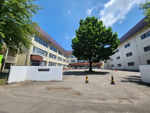 帯広市立柏小学校：1131m