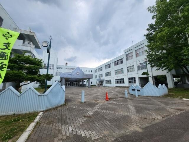 帯広市立帯広第五中学校：1163m