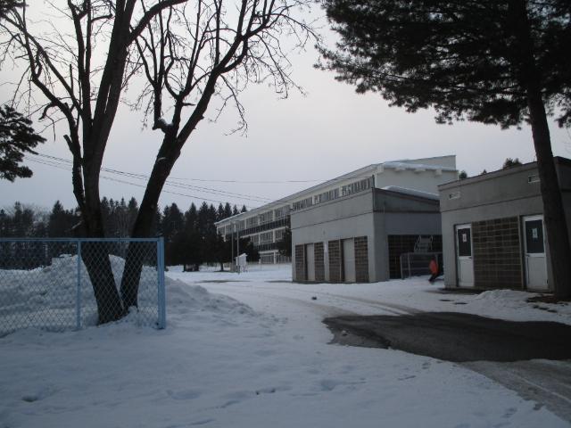 芽室町立芽室小学校：582m