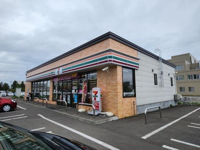 セブンイレブン帯広開西店：555m
