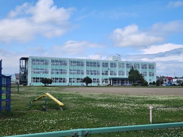 音更町立柳町小学校：1049m
