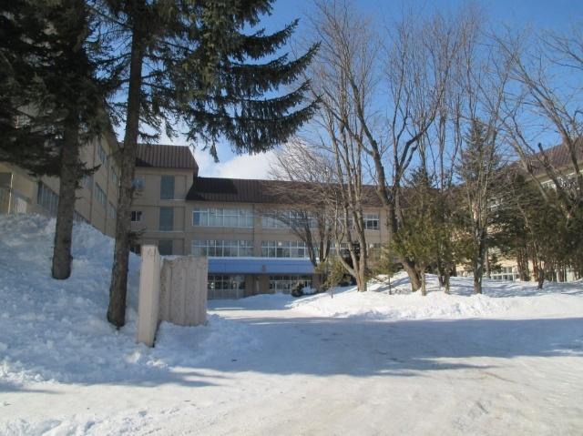 帯広市立西陵中学校：1418m