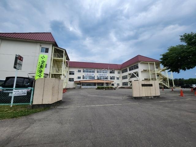 帯広市立明星小学校：457m
