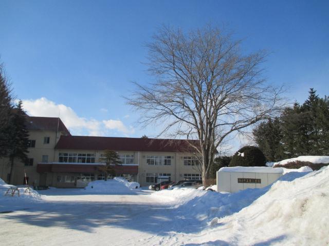 帯広市立東小学校：607m
