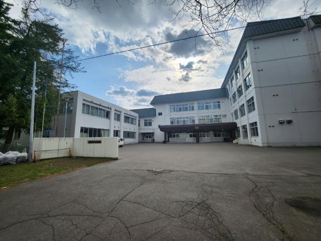 帯広市立翔陽中学校：546m