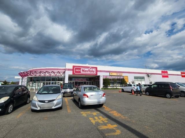 マックスバリュイーストモール店：585m