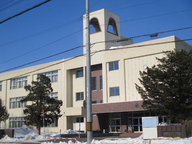 帯広市立光南小学校：725m