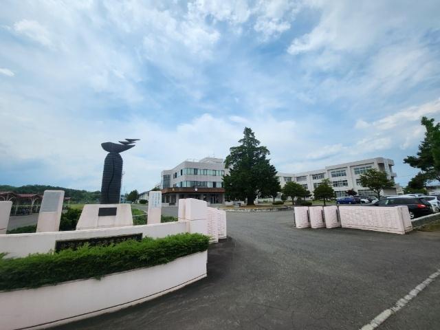 帯広市立帯広南商業高校：656m