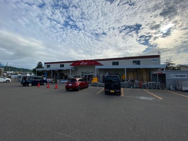 DCMニコット本別店：372m