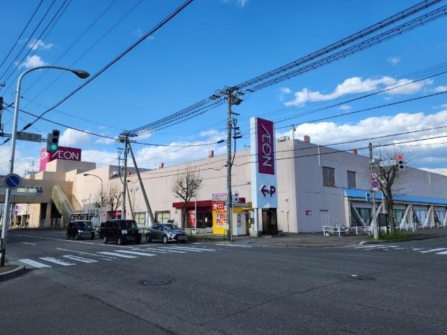 イオン帯広店：333m
