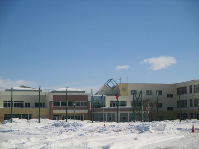 帯広市立啓西小学校：1079m