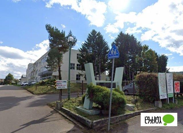 旭川市立神居東小学校：492m