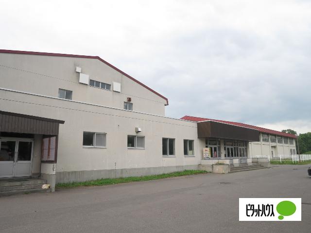 旭川市立北鎮小学校：811m